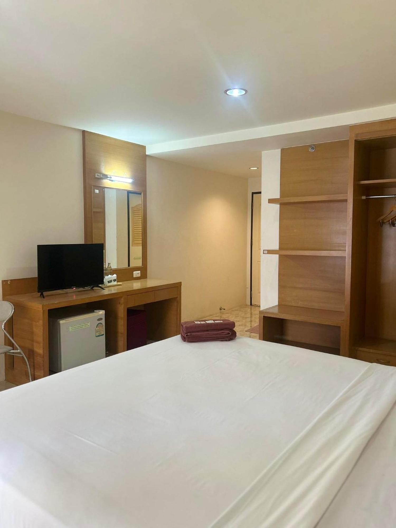Pearl Place Hotel Хатъяй Экстерьер фото