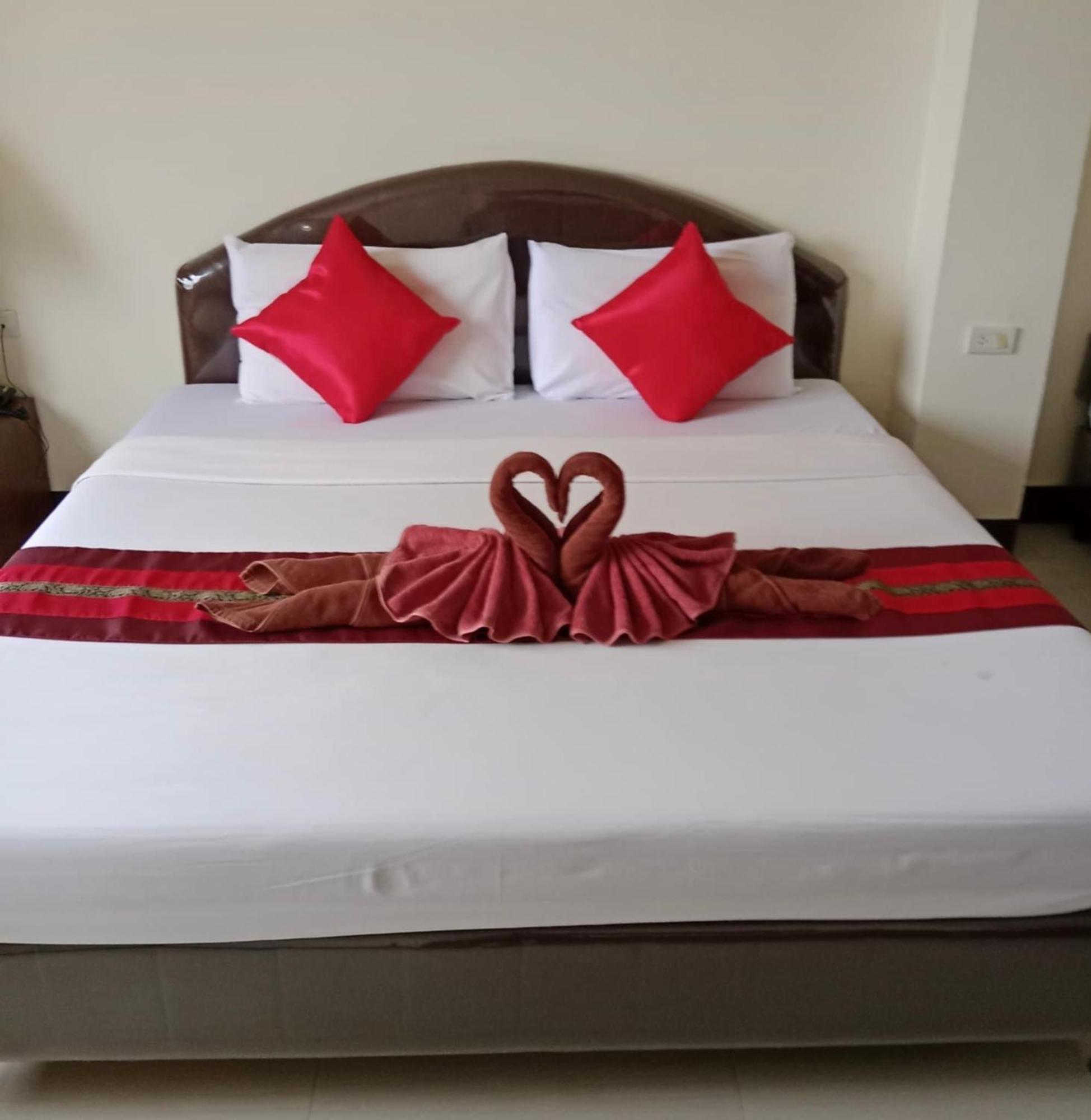 Pearl Place Hotel Хатъяй Экстерьер фото